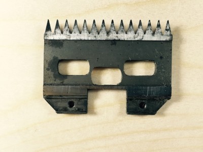 トリミング用のバリカンです