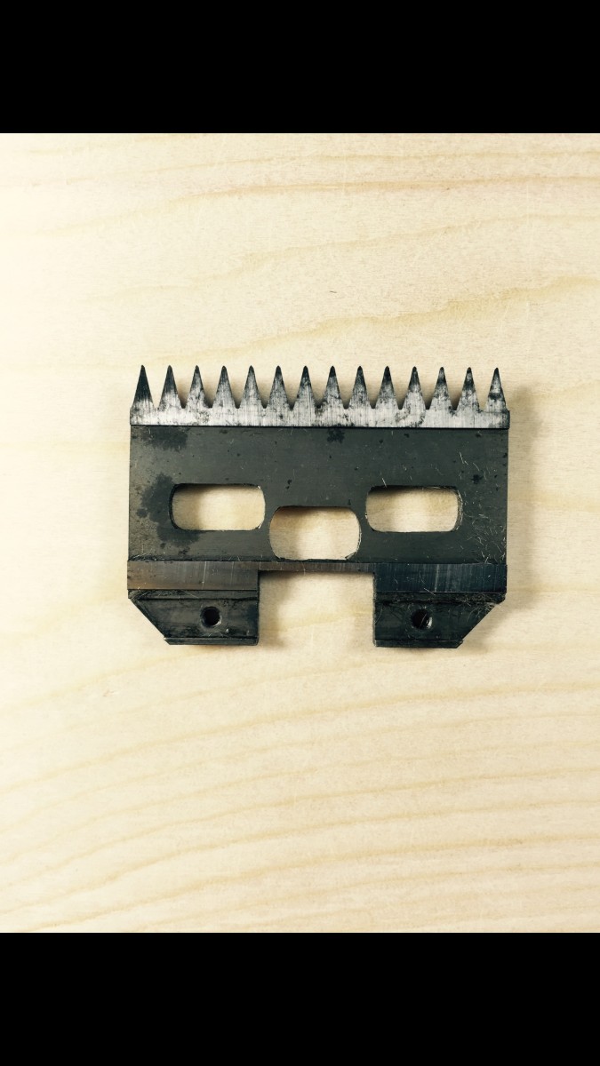 トリミング用のバリカンです