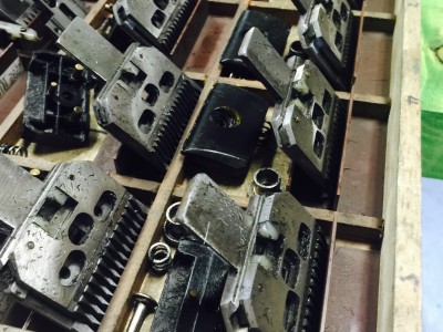 たくさんのバリカン